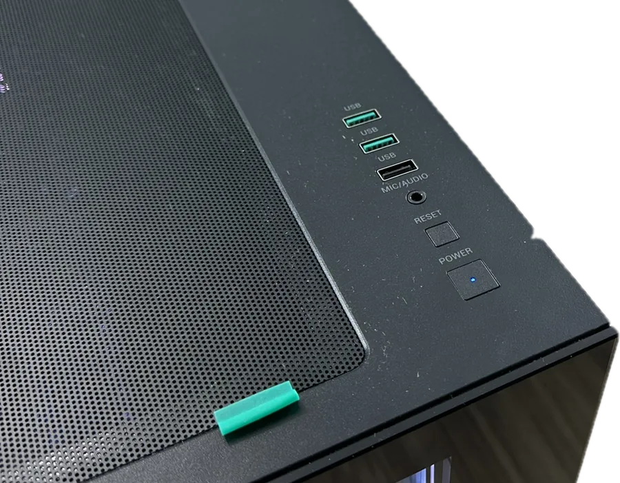 Верхня панель із портами USB